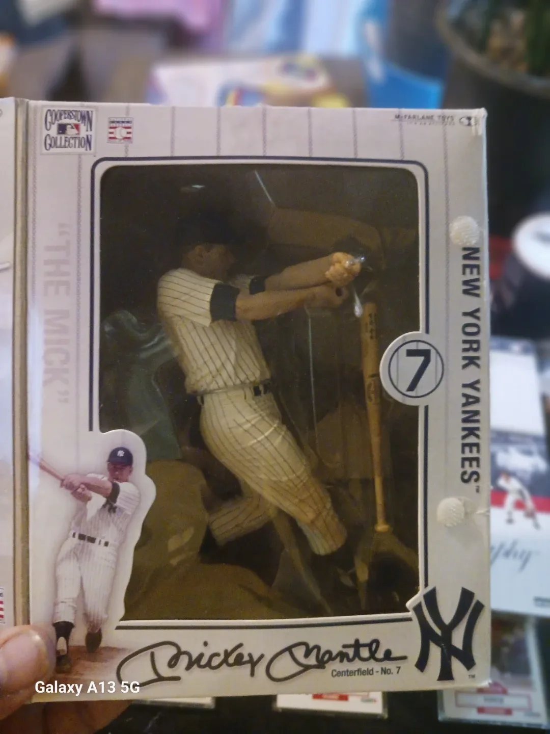 Mickey Mantle New York Yankees Figure image indicator(3)