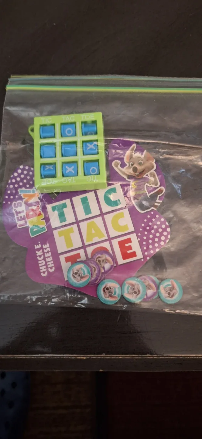 Chuck E. Cheese Tic Tac Toe Game