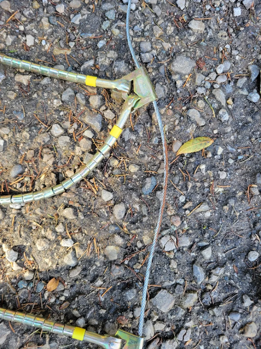 Lightning Cable Tire Chains - Fits Various Sizes image indicator(3)