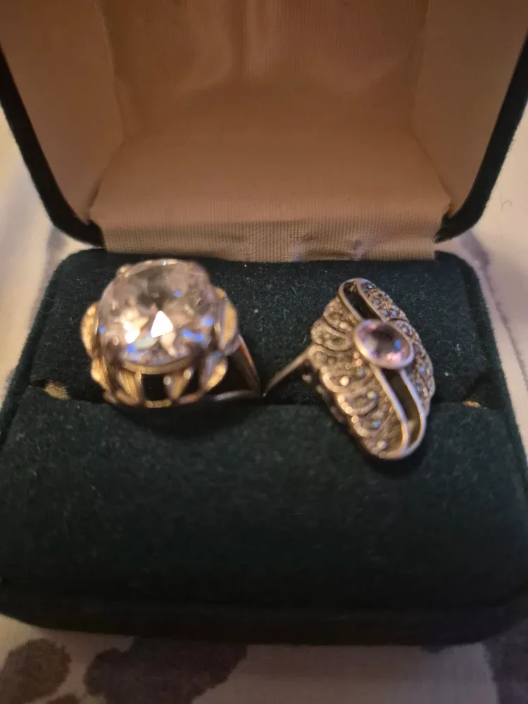 Vintage Rings in Boxes image indicator(2)