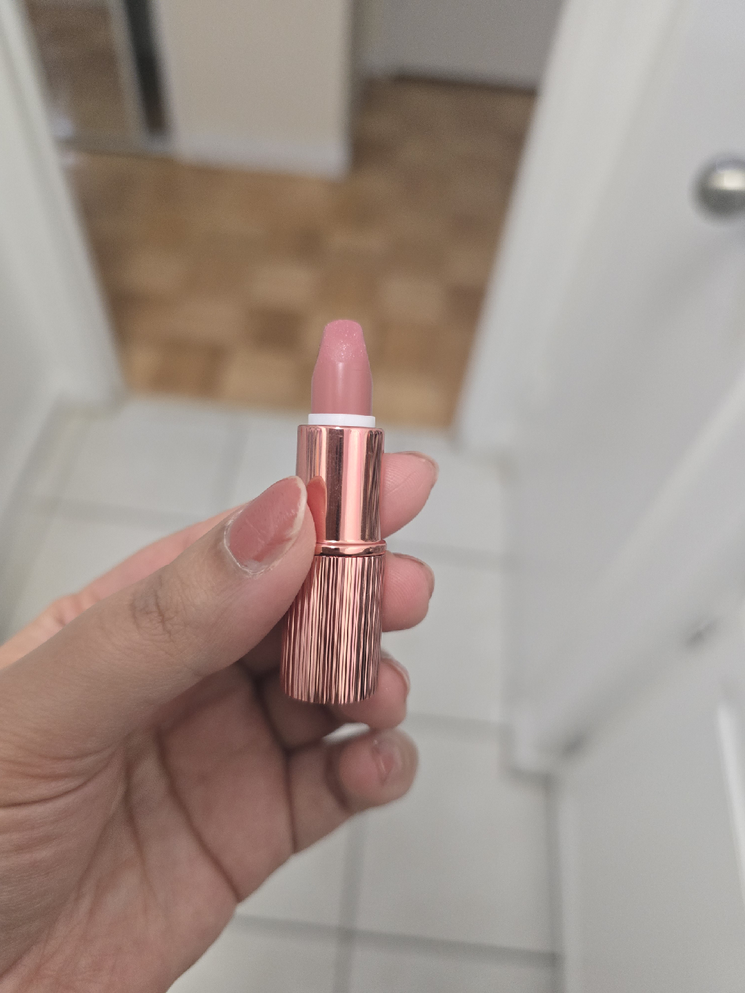 Lipsticks Lipgloss - photo 3