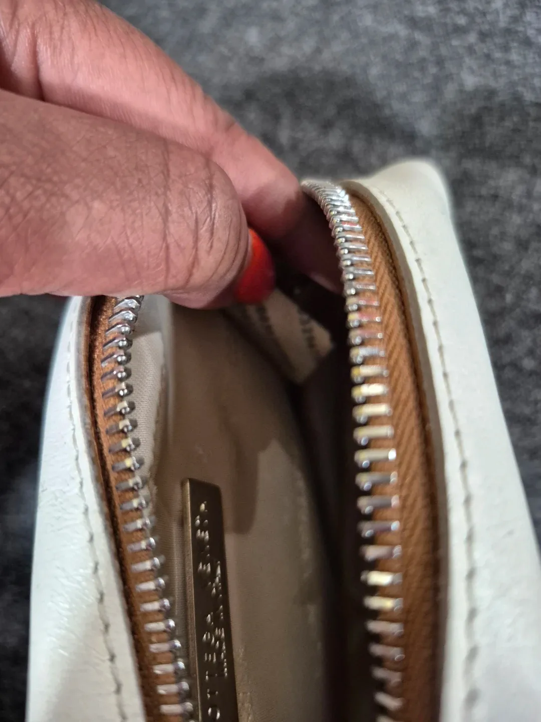 Bottega Veneta Pouch Cosmetic/Toiletry Bag image indicator(4)