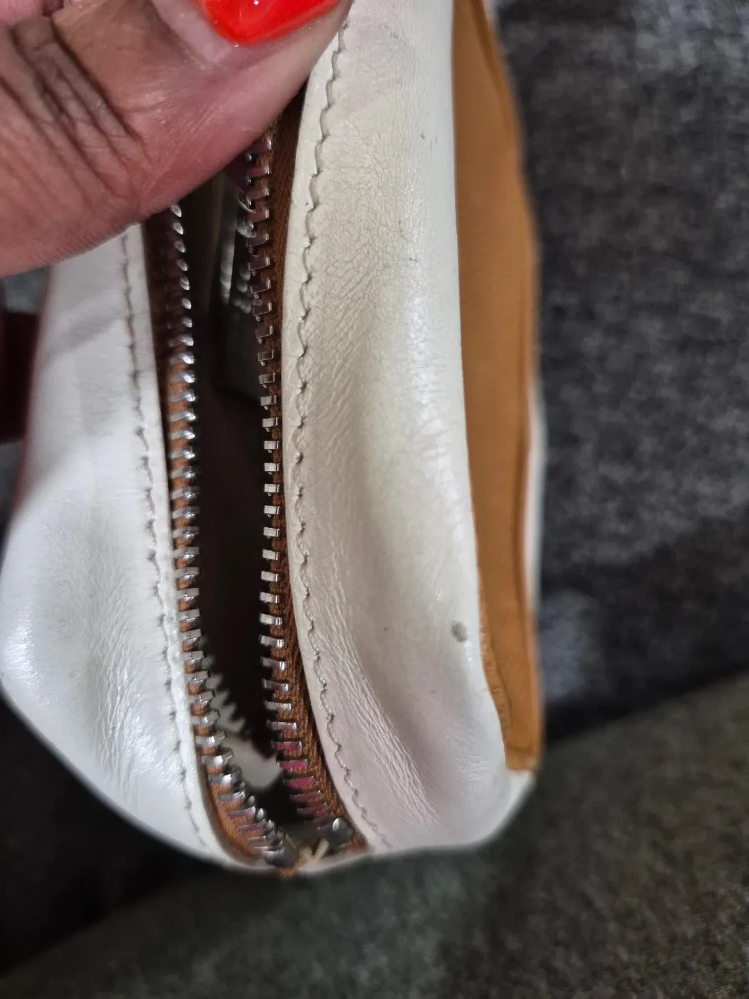 Bottega Veneta Pouch Cosmetic/Toiletry Bag image indicator(5)