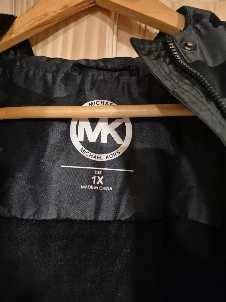 Micheal Kors women's black anorak rain coat XL image indicator(8)