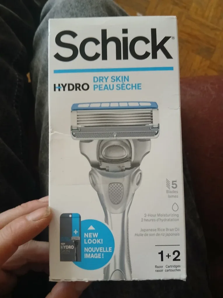 Schick Hydro Dry Skin Razor - New in Box! image indicator(4)