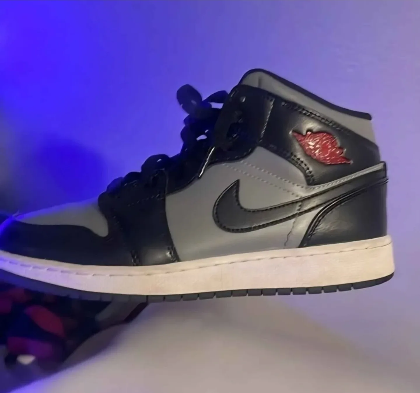 Air Jordan 1 Mid Shadow Black/Grey image indicator(4)