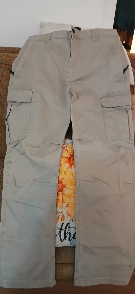 H&M Regular Fit Cargo Pants - Size M