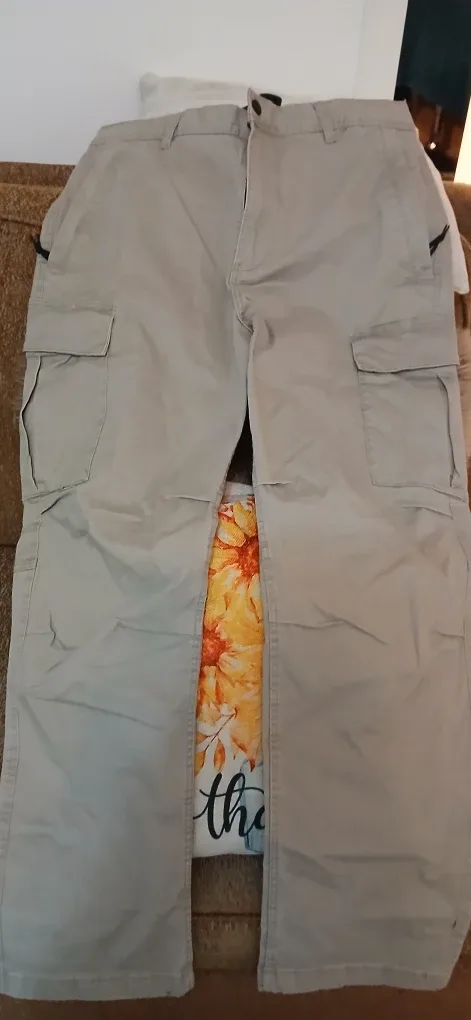 H&M Regular Fit Cargo Pants - Size M