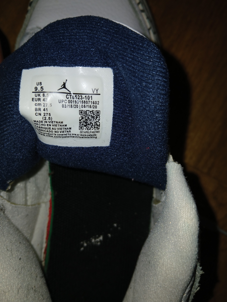 Jordan 3 Retro UNC, Size 9.5 - photo 5