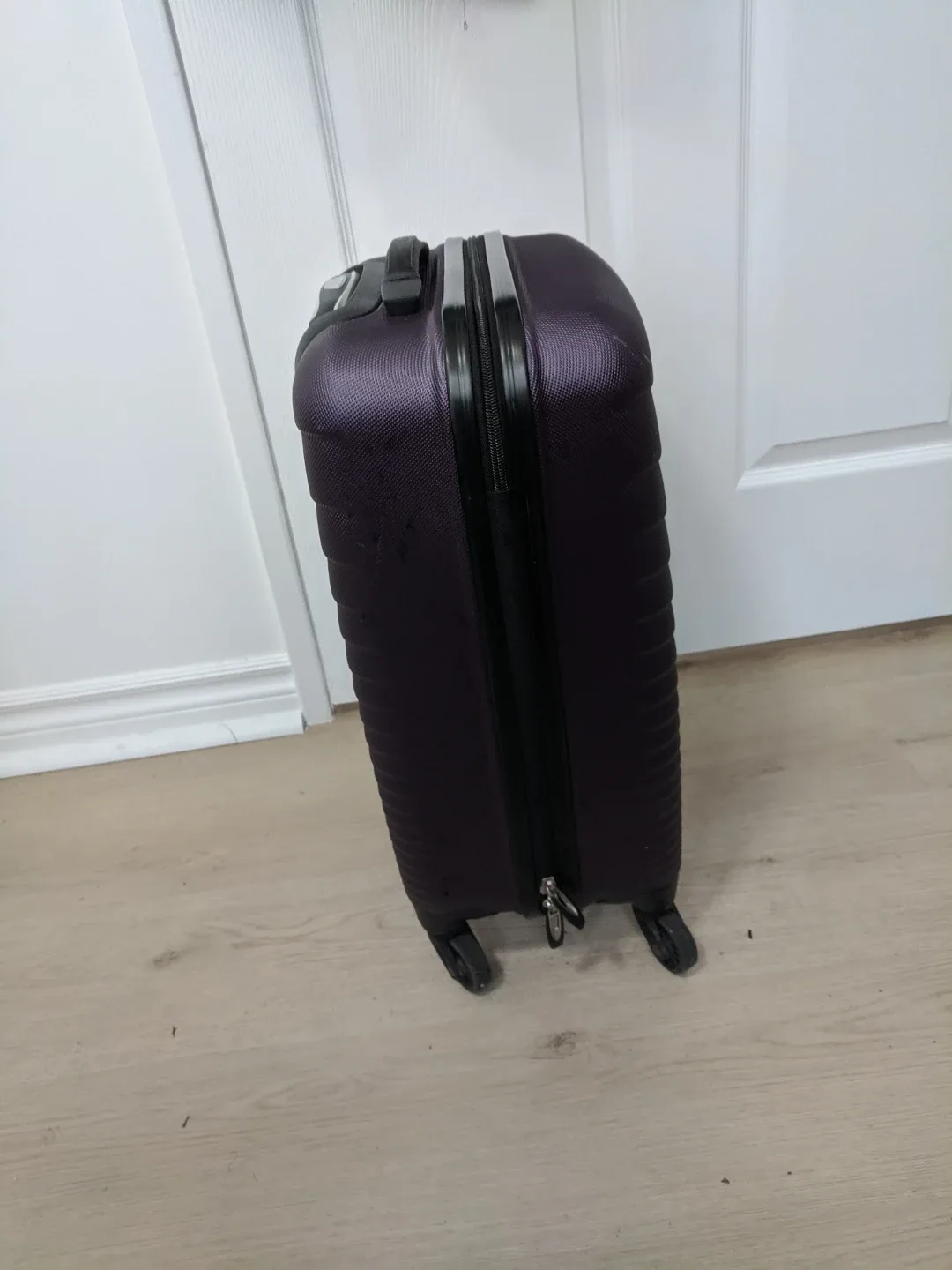 Samsonite Spinner Carry-On Luggage image indicator(2)