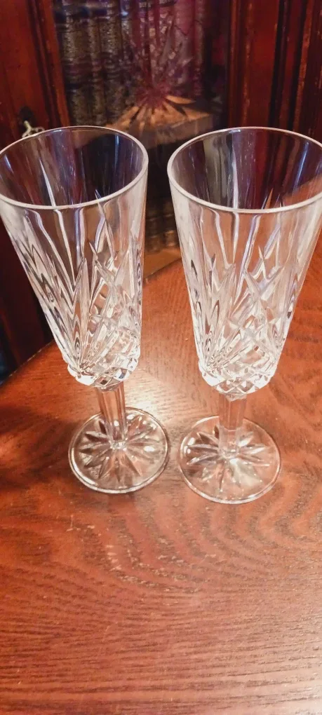 Set of 2  Gorgeous Crystal 🥂 Champagne 🍾 Flutes