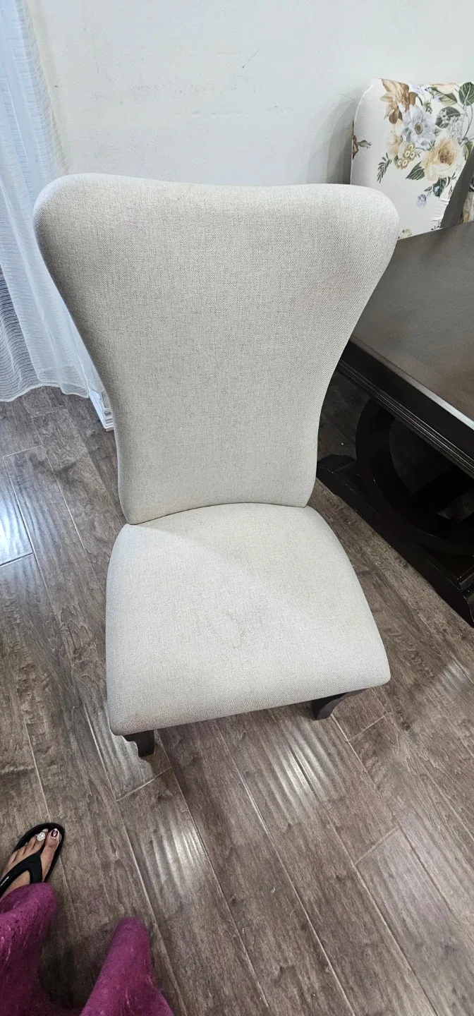 Leon's Rosario 7-Piece Extendable Dining Set image indicator(5)