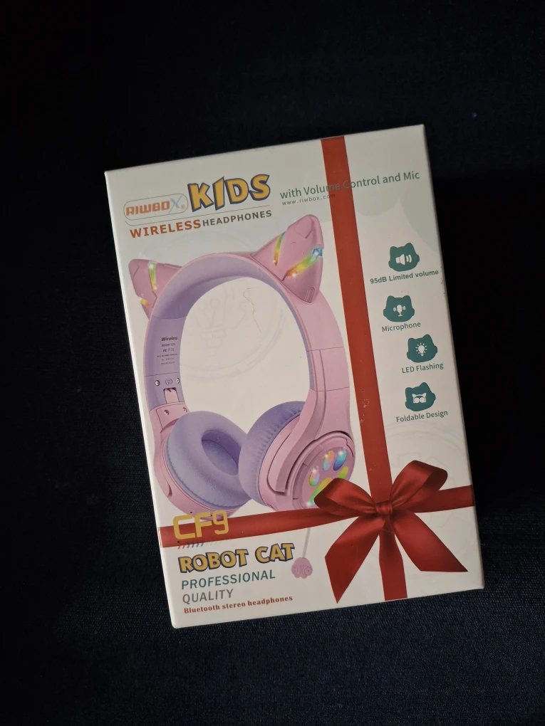 NEW Kids Cat Ear Bluetooth Headphones with LED Light Up - photo 2