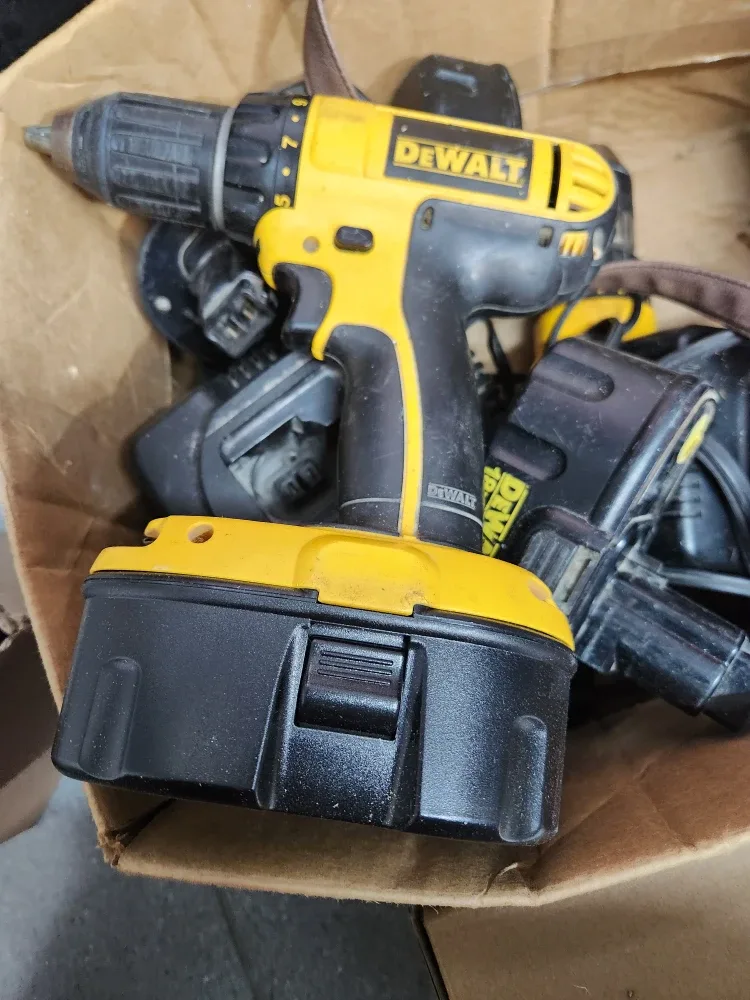 DeWalt Cordless Drill image indicator(3)