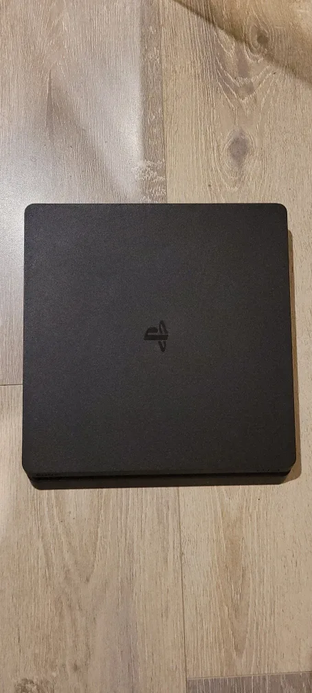 PlayStation 4 Slim