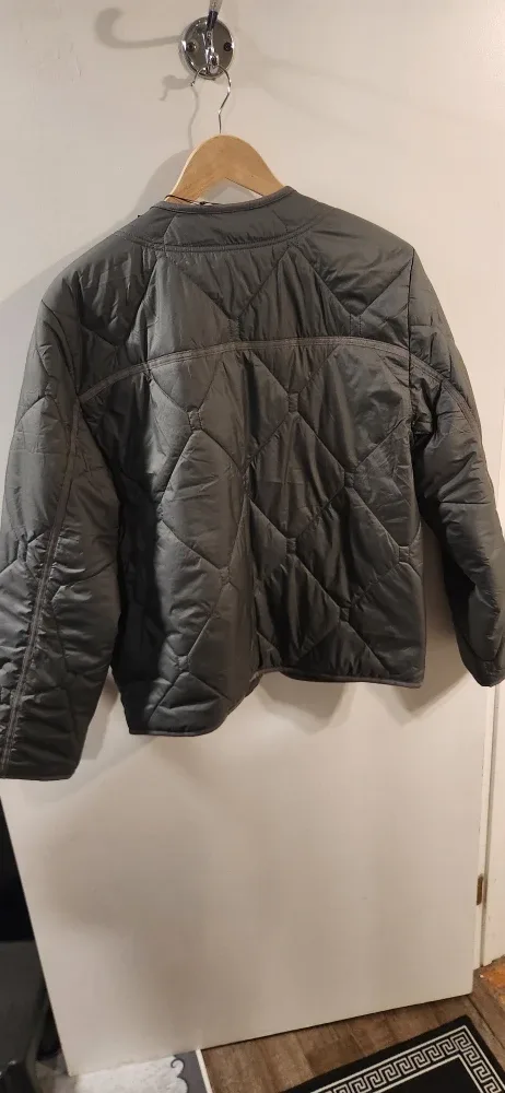 Lululemon Diamond-Quilted Liner Jacket - Size Small image indicator(4)