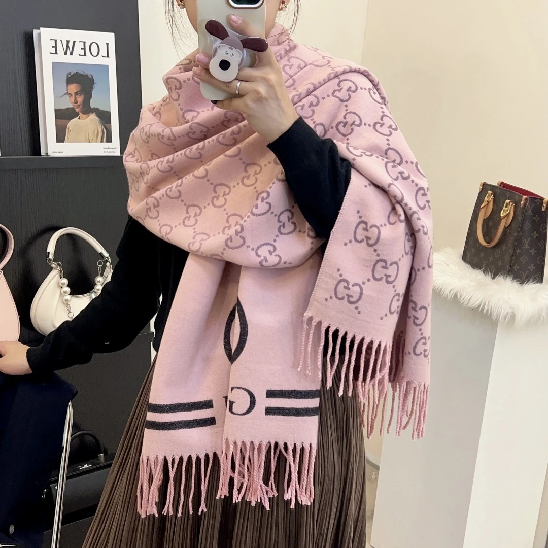 Gucci Pink Wool Scarf - photo 3