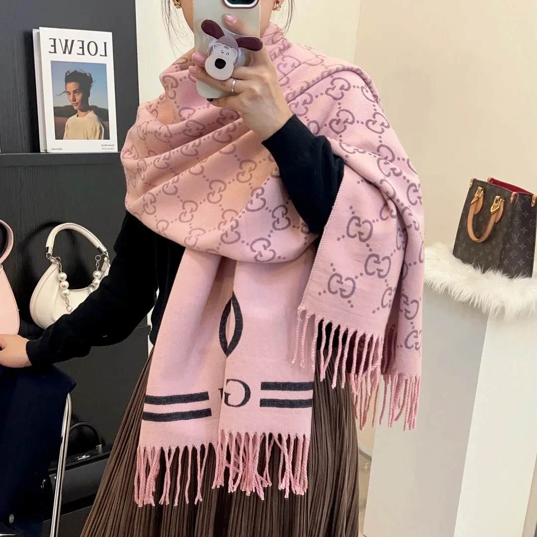 Gucci Pink Wool Scarf image indicator(3)