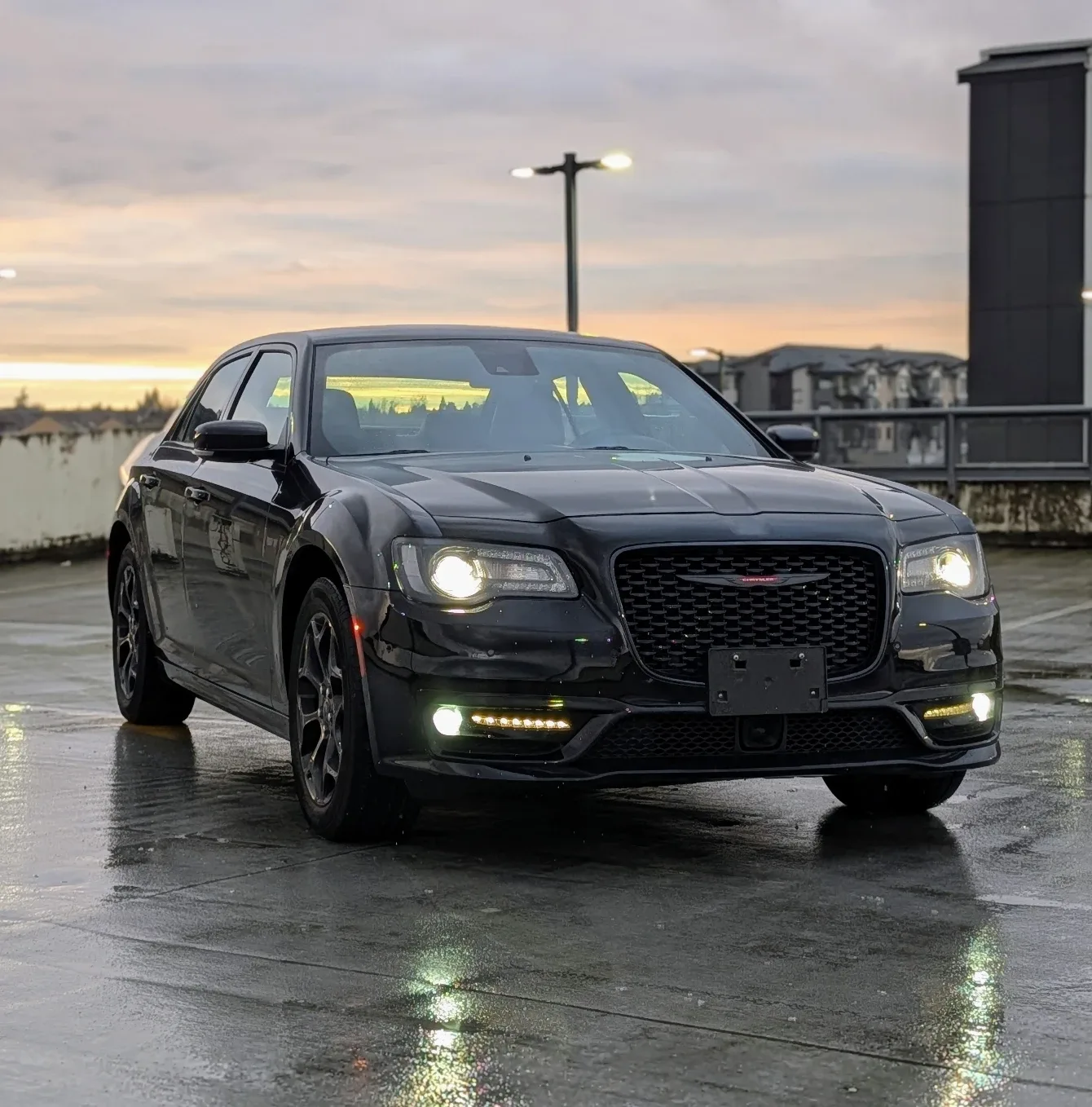 Chrysler 300C Sedan image indicator(3)