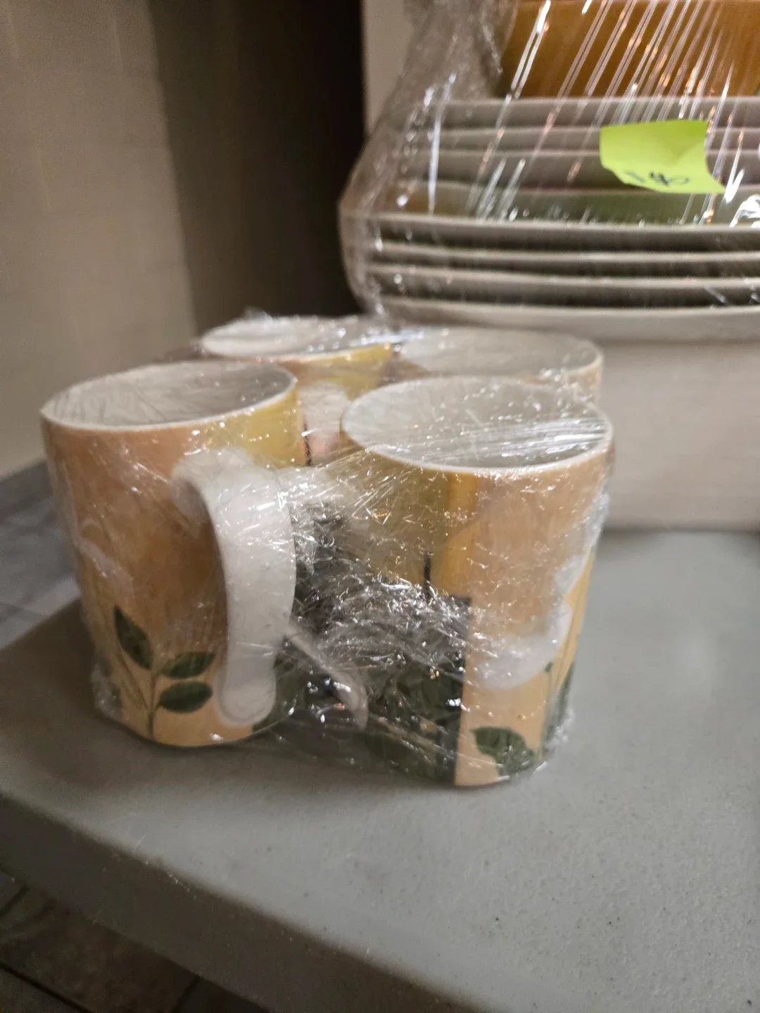 Dinnerware Set - Plates, Bowls, Mugs image indicator(3)