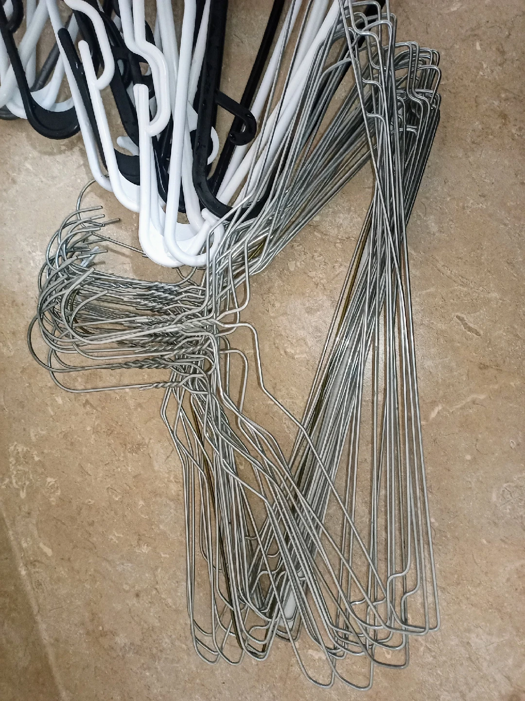 LikeNew~54pc Hangers - photo 3