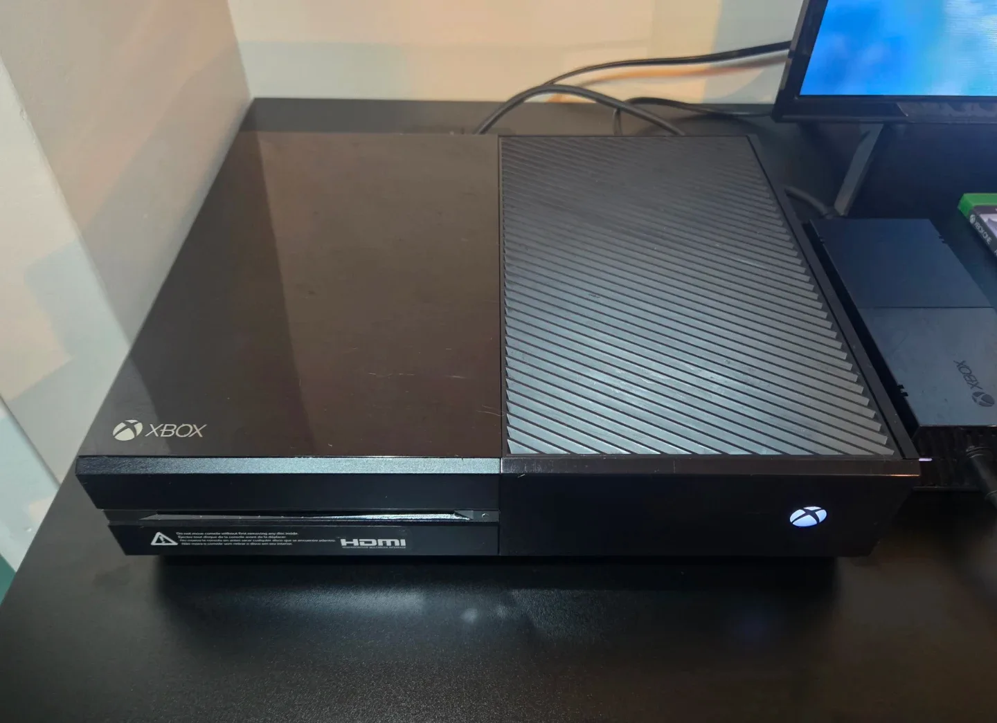 Xbox One Console + Series Controller / CLEAN + READY TO PLAY image indicator(3)