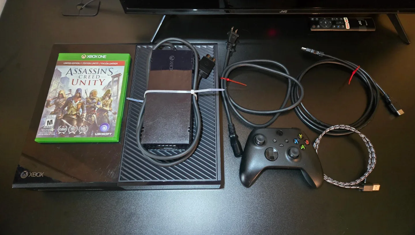 Xbox One Console + Series Controller / CLEAN + READY TO PLAY image indicator(9)