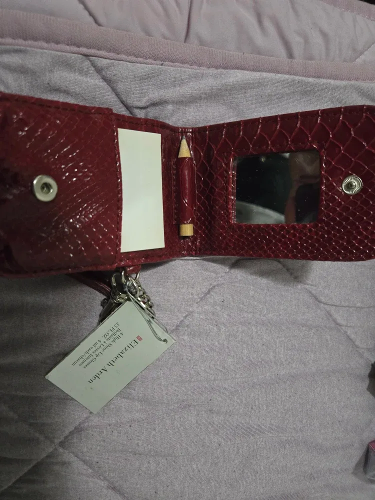 Elizabeth Arden Lip Gloss Set + Eye Shadow image indicator(2)