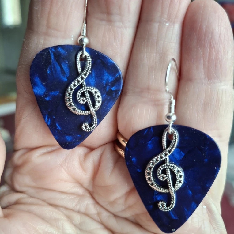 Guitar Pick Treble Clef Dangle Earrings - photo 2