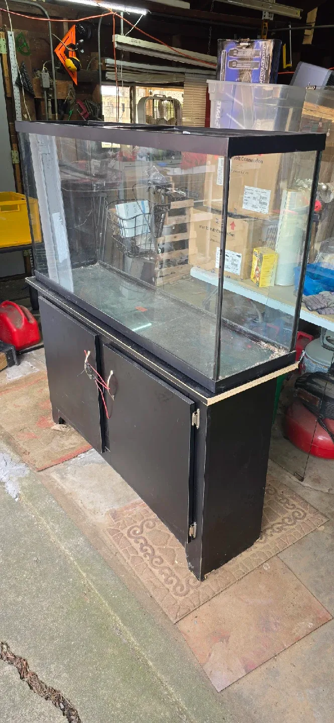 Used Fish Tank with Stand image indicator(2)