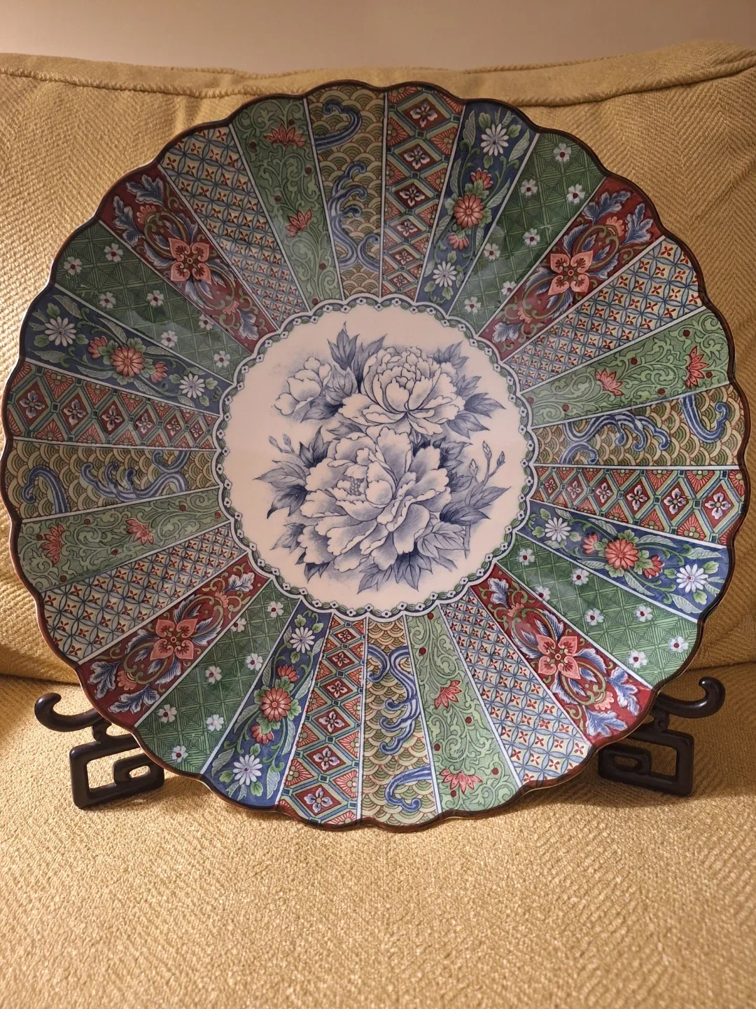 Japanese Imari Porcelain Plate thumbnail