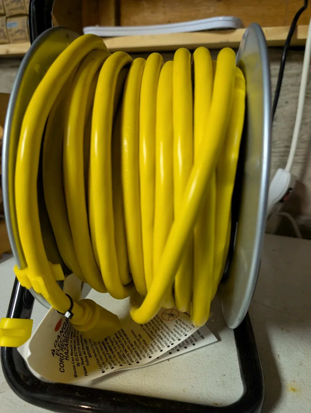 Link@Home 50ft Heavy Duty Extension Cord Reel image indicator(2)