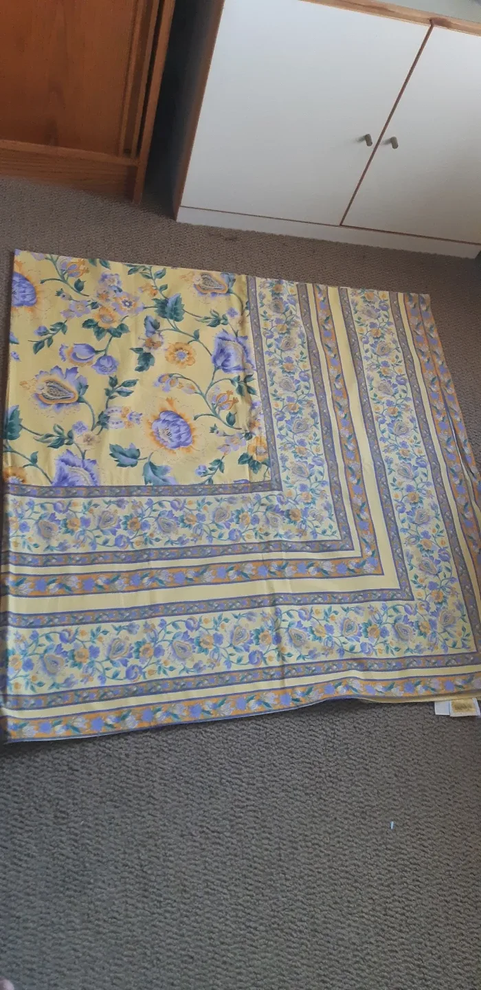 Gorgeous Table Cloth