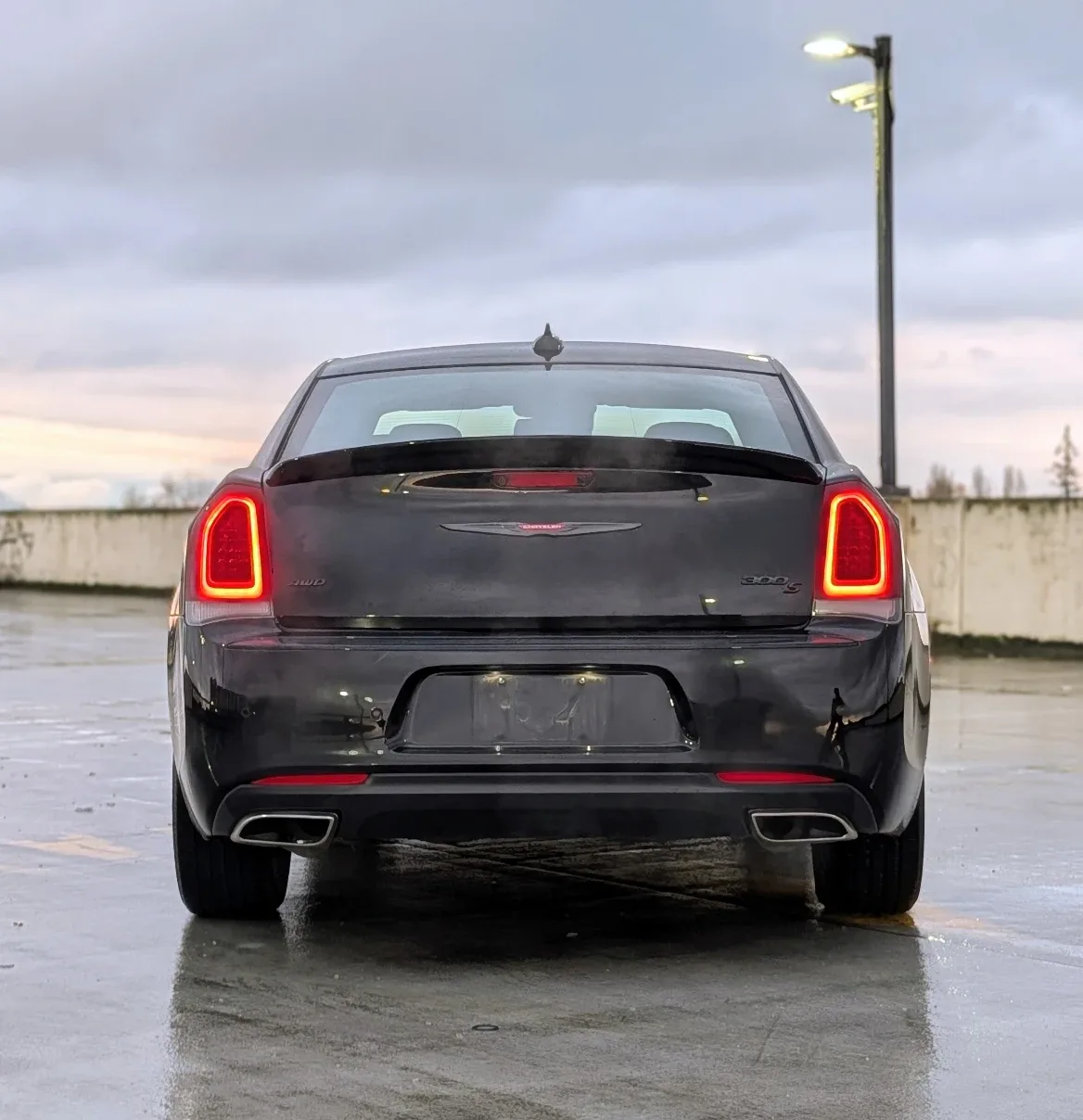 Chrysler 300C Sedan image indicator(7)