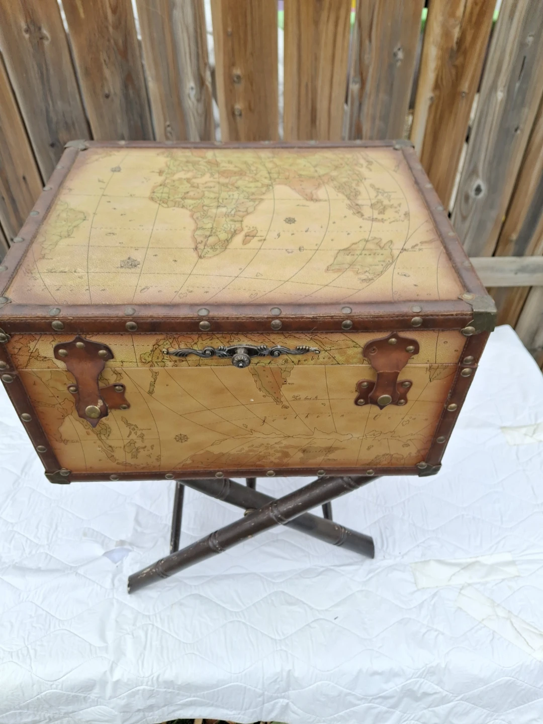 World Map Storage Trunk with Stand - photo 3