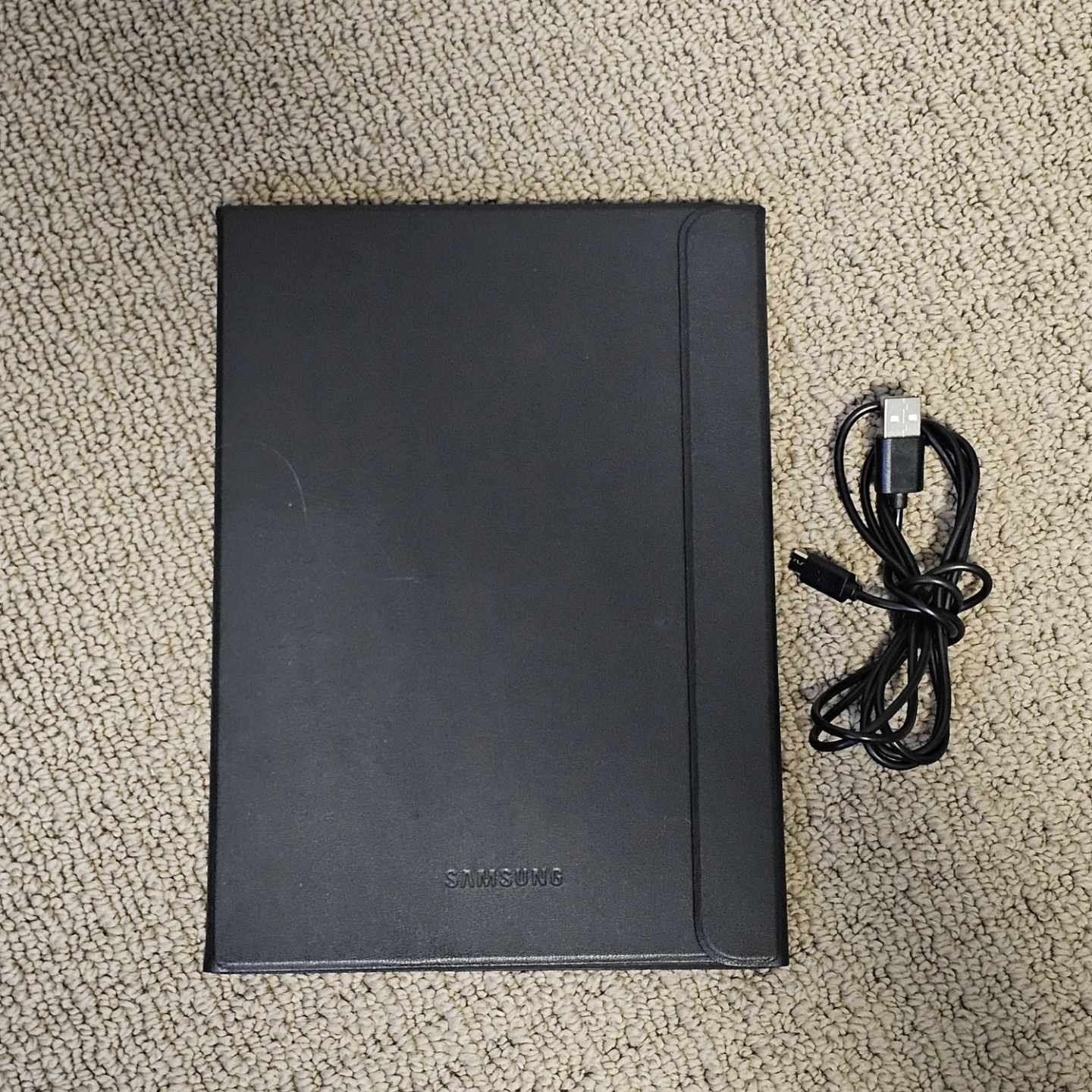 Samsung Galaxy Tab S2 with case and charging cord - photo 4