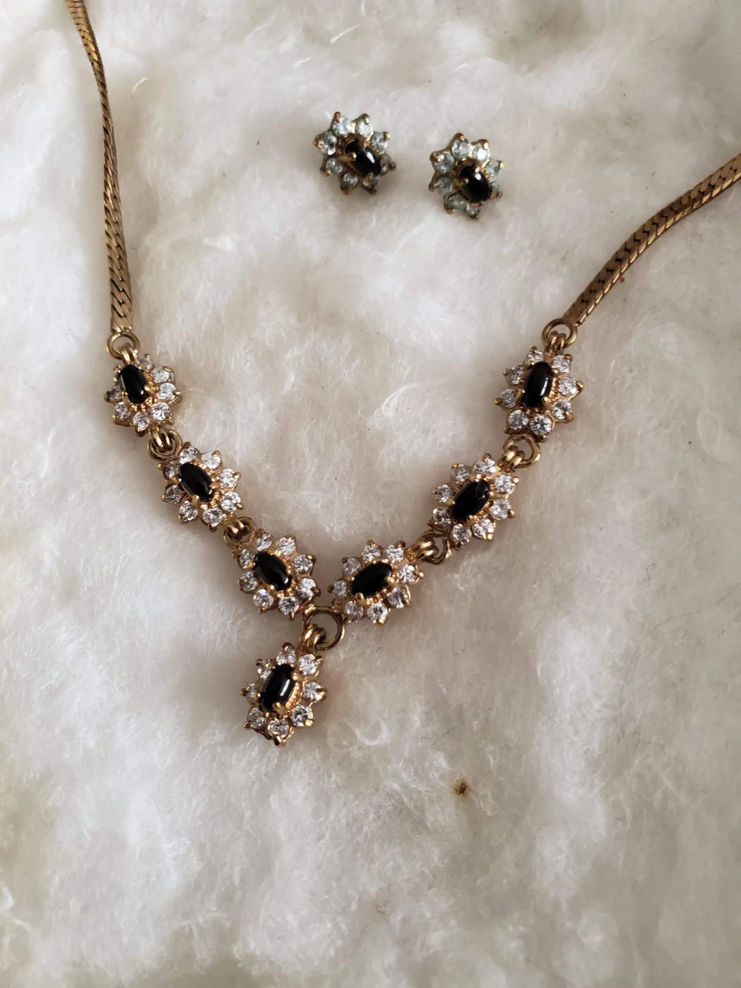 Vintage Gold-Tone Necklace & Earring Set - photo 2