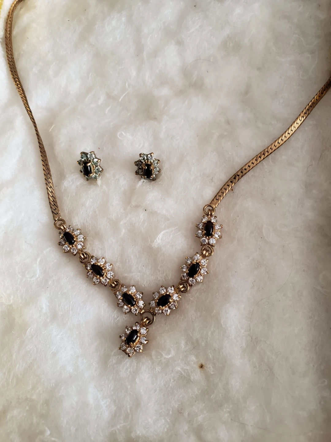Vintage Gold-Tone Necklace & Earring Set - photo 3