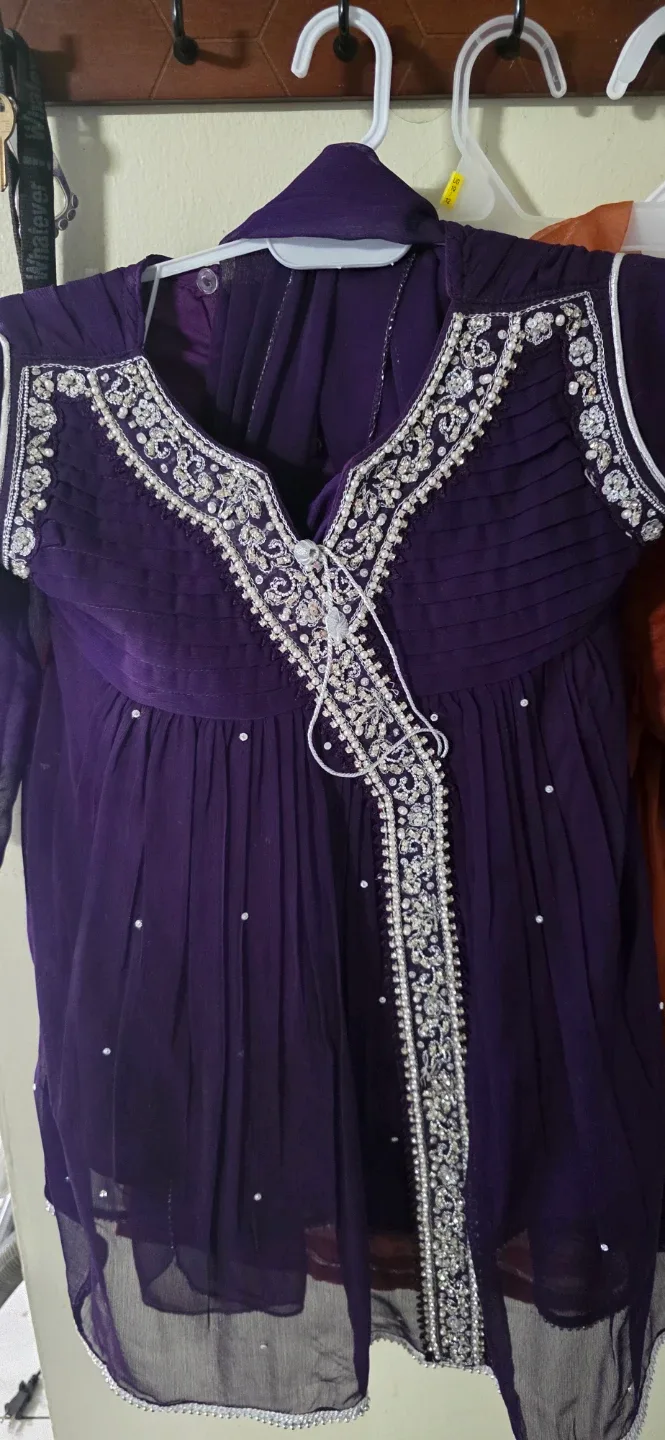 Cindrella Fashion Dress - Size 28 image indicator(5)