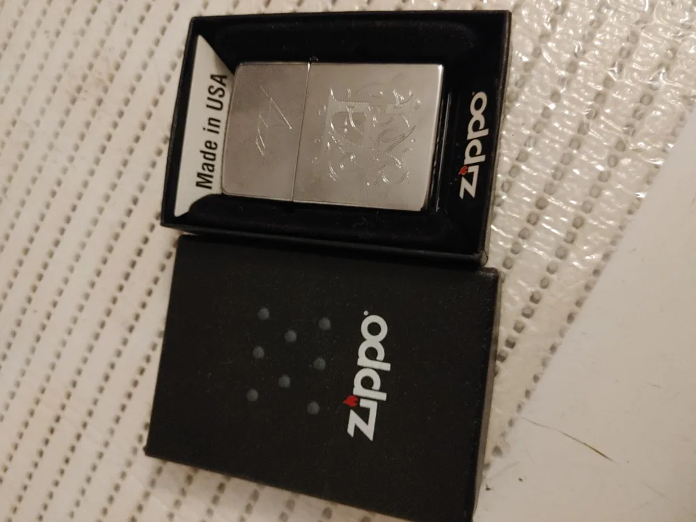 Zippo Lighter with Box image indicator(3)