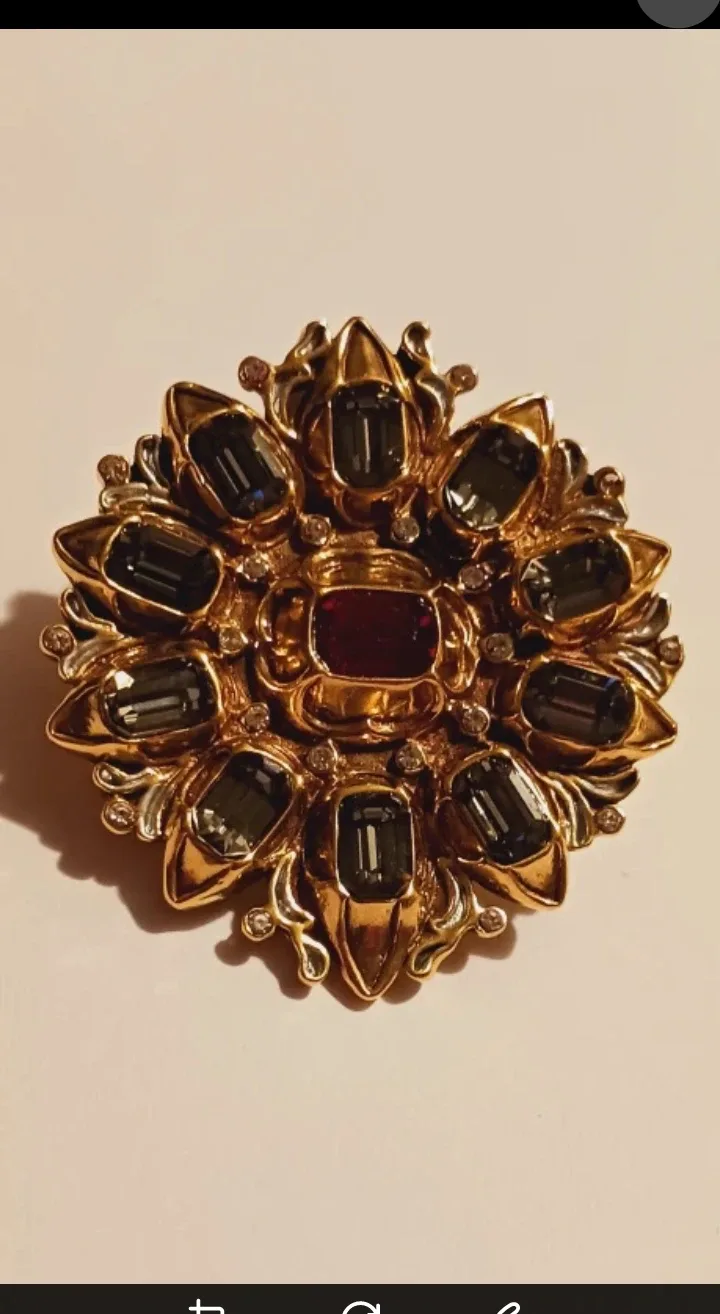 MMA METROPOLITAN MUSEUM OF ART NEW YORK SIGNED BROOCH