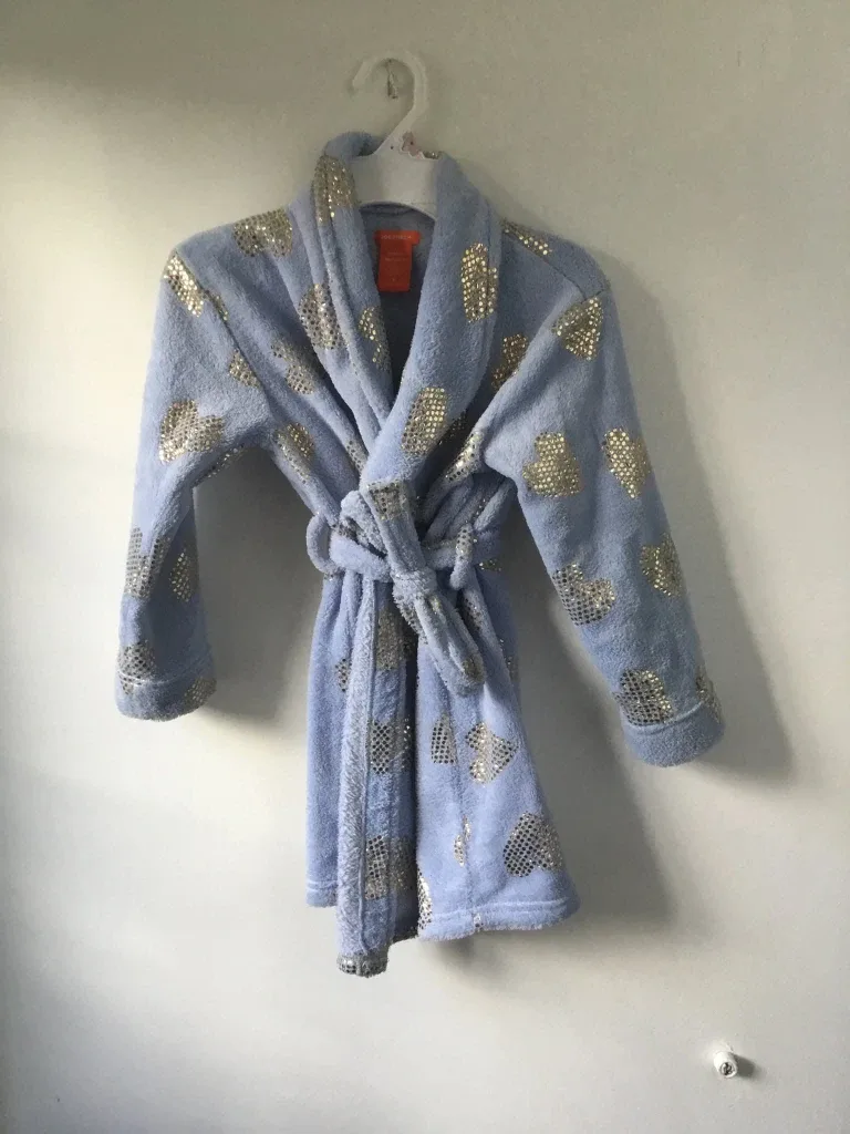 Girls sz 5 robe