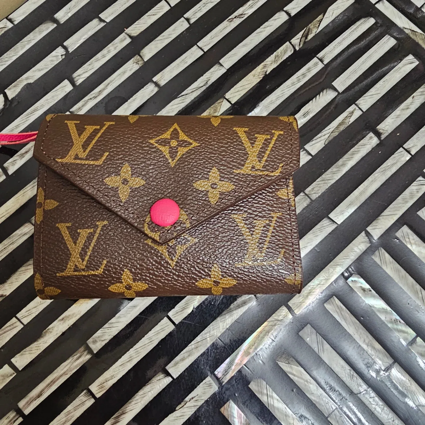 Louis Vuitton Brown & Pink Wallet image indicator(4)