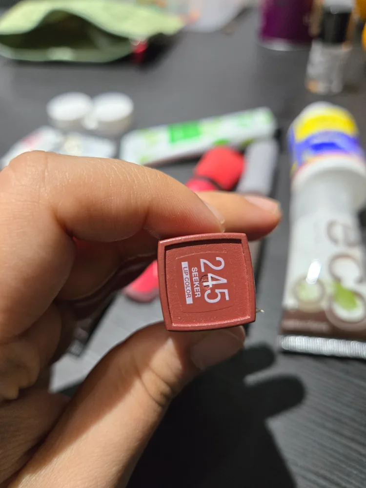 Mixed Lot of Beauty Products image indicator(3)