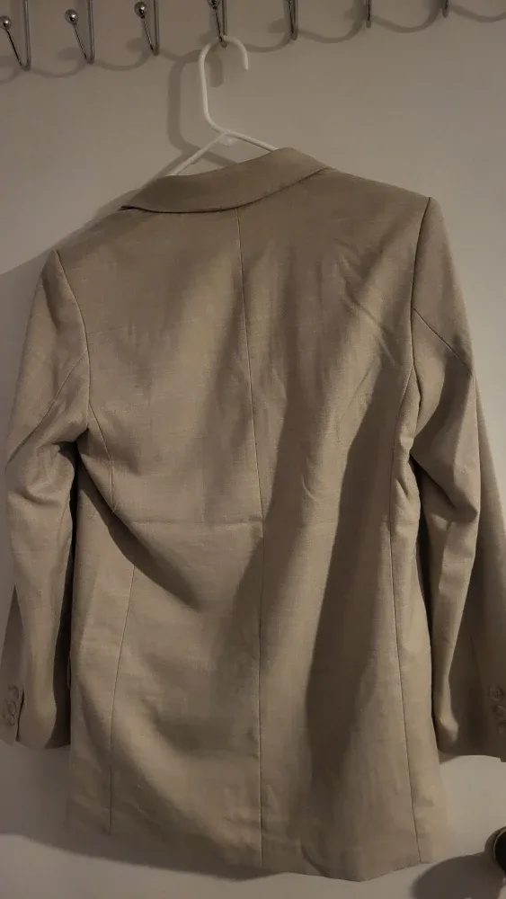 New H&M Beige Blazer - Size XS image indicator(3)