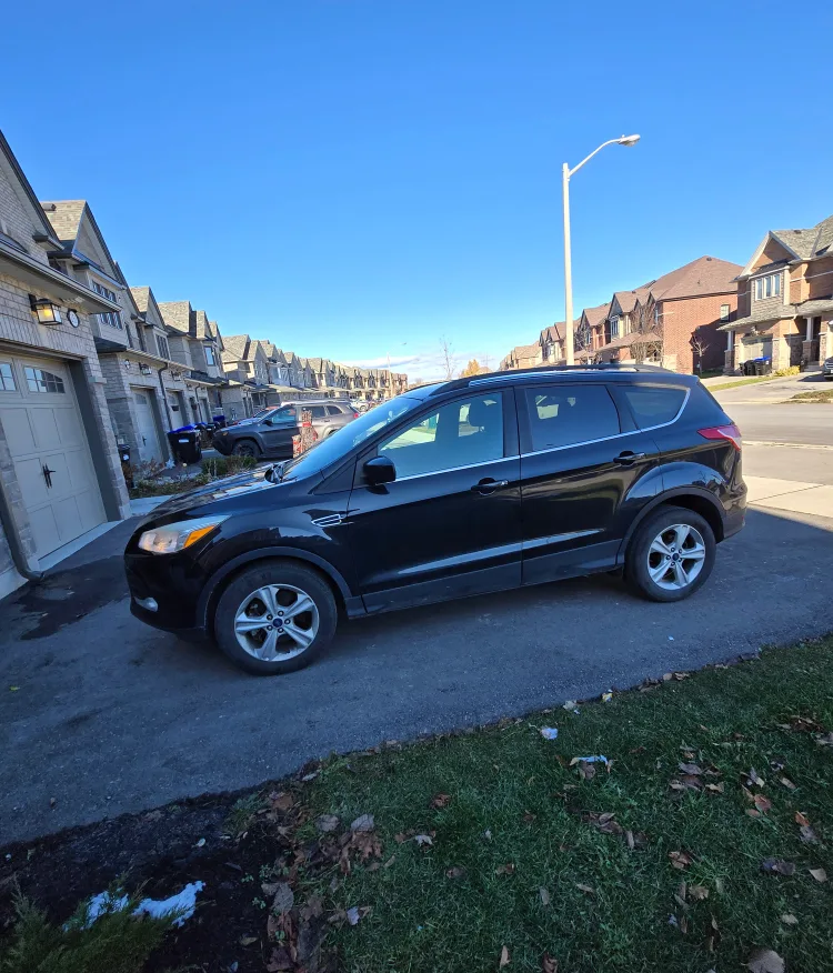 Ford escape 2014. Transmission issue. Selling as is image indicator(9)