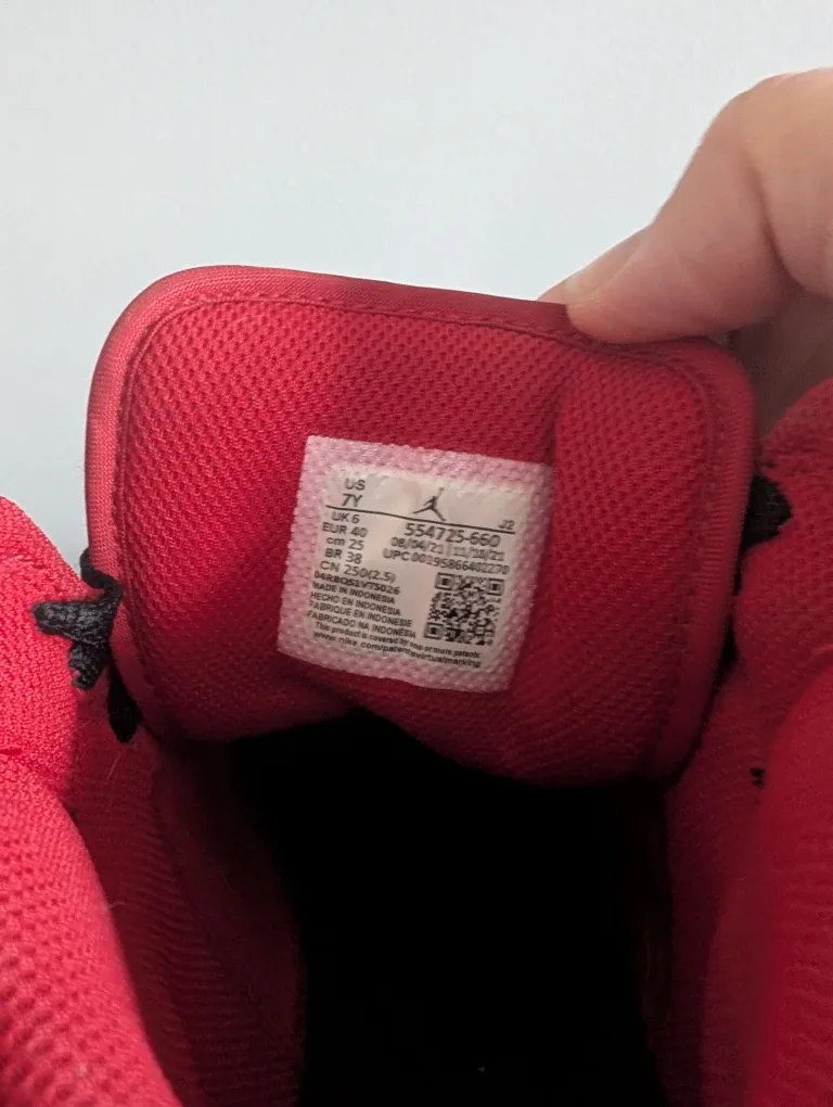 7Y Air Jordan 1 Mid Youth image indicator(4)