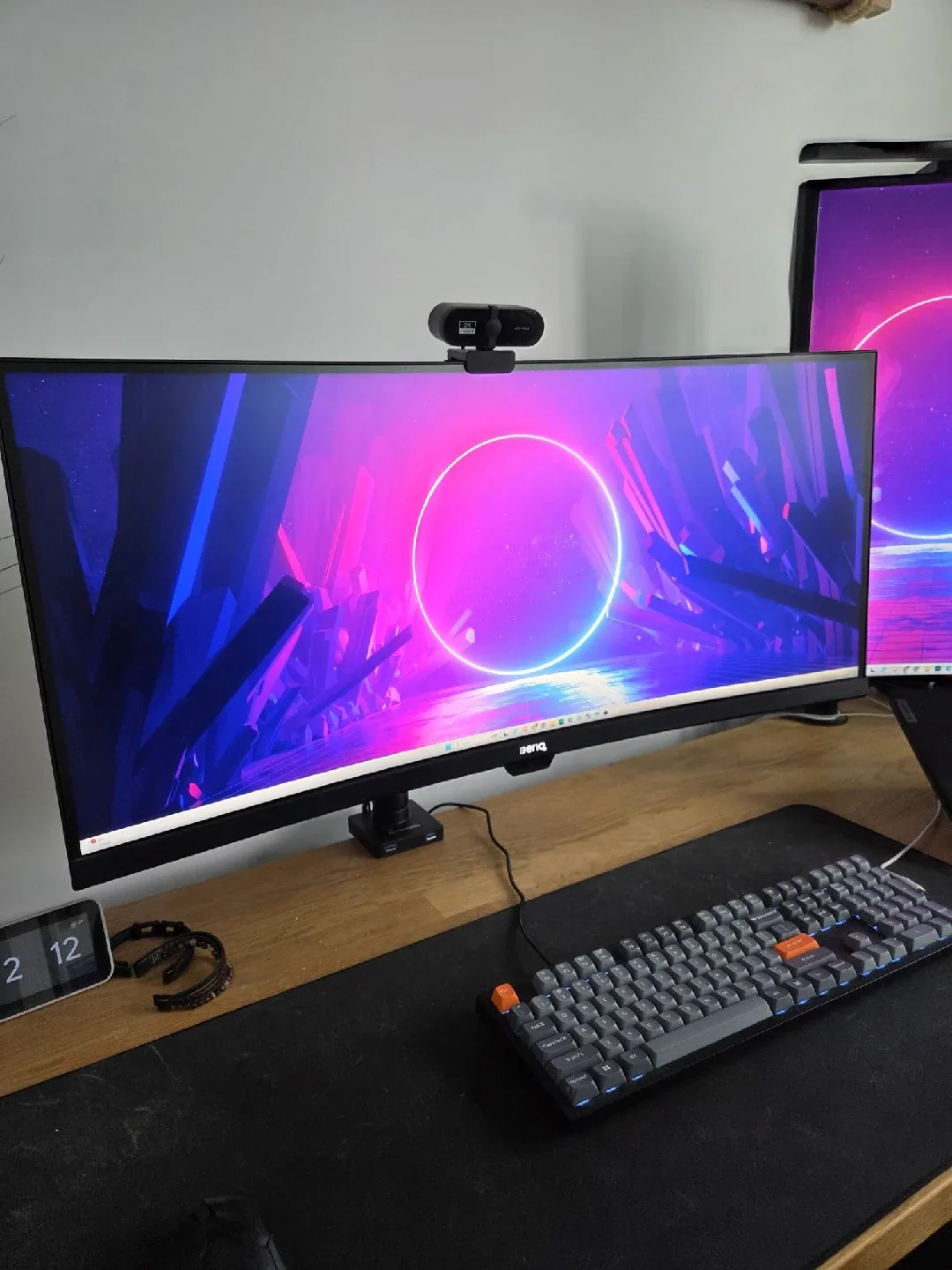 35 Inch Ultrawide Gaming Monitor G-Sync Compatible thumbnail