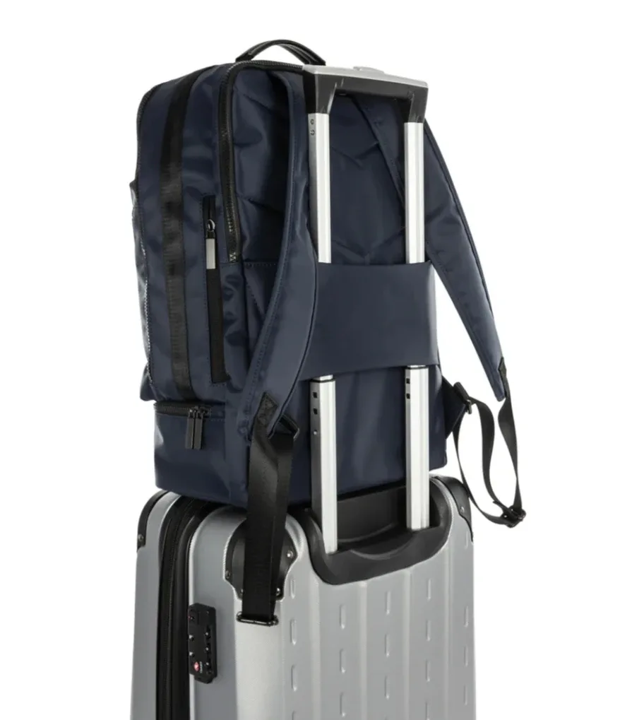 New- Bugatti Traveller Convertable Backpack image indicator(2)