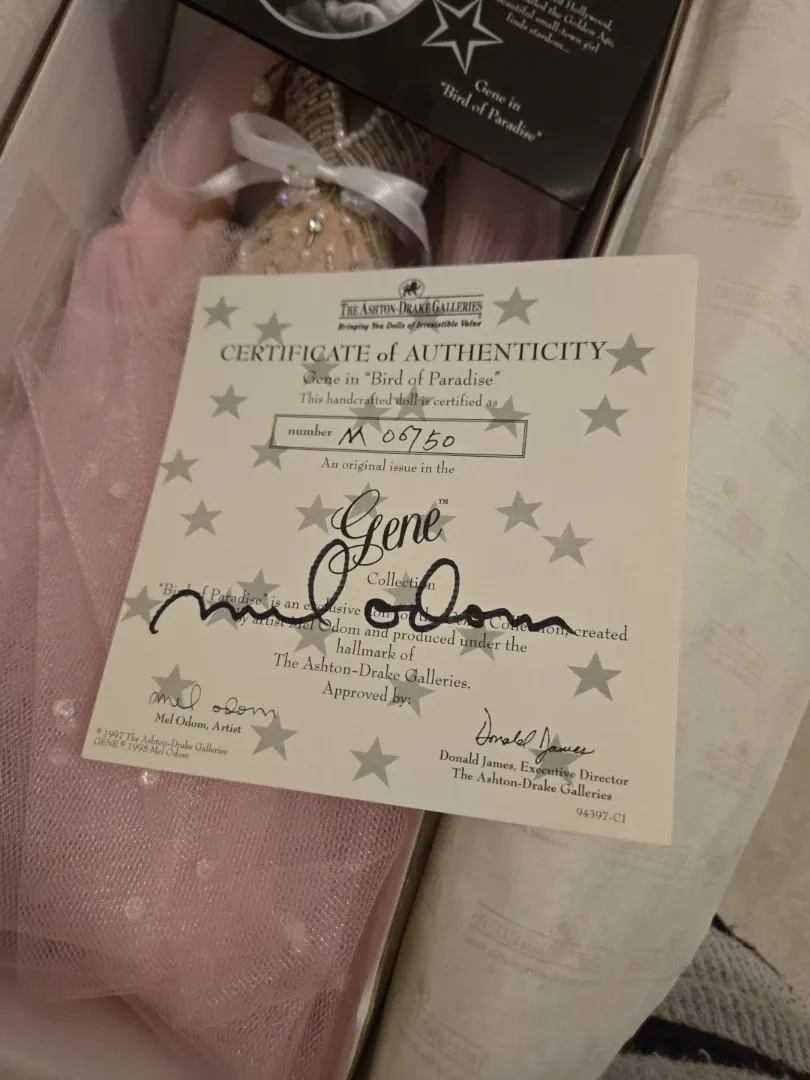 Gene.The Ashton-Drake Galleries "Bird of Paradise" Doll SIGNED image indicator(2)